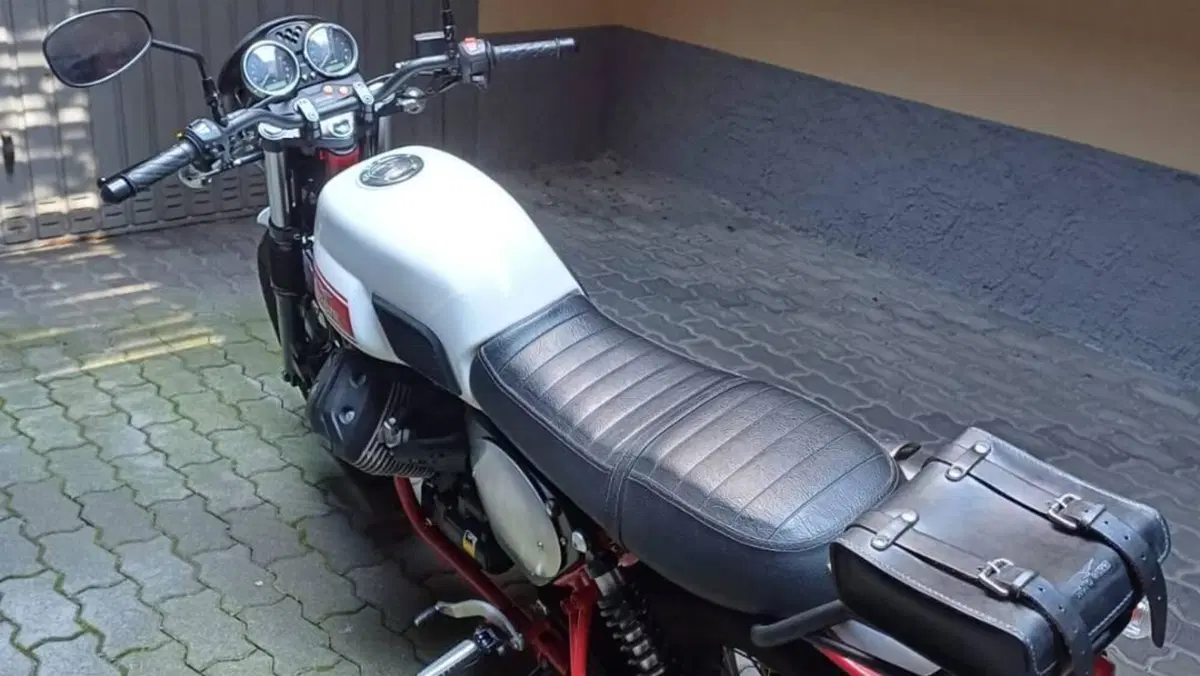 Moto Guzzi V7 II Stornello (2017 - 18)  (5)