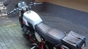Moto Guzzi V7 II Stornello (2017 - 18)  (5)