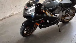 Suzuki GSX-R1000 (2000 - 02)  (3)