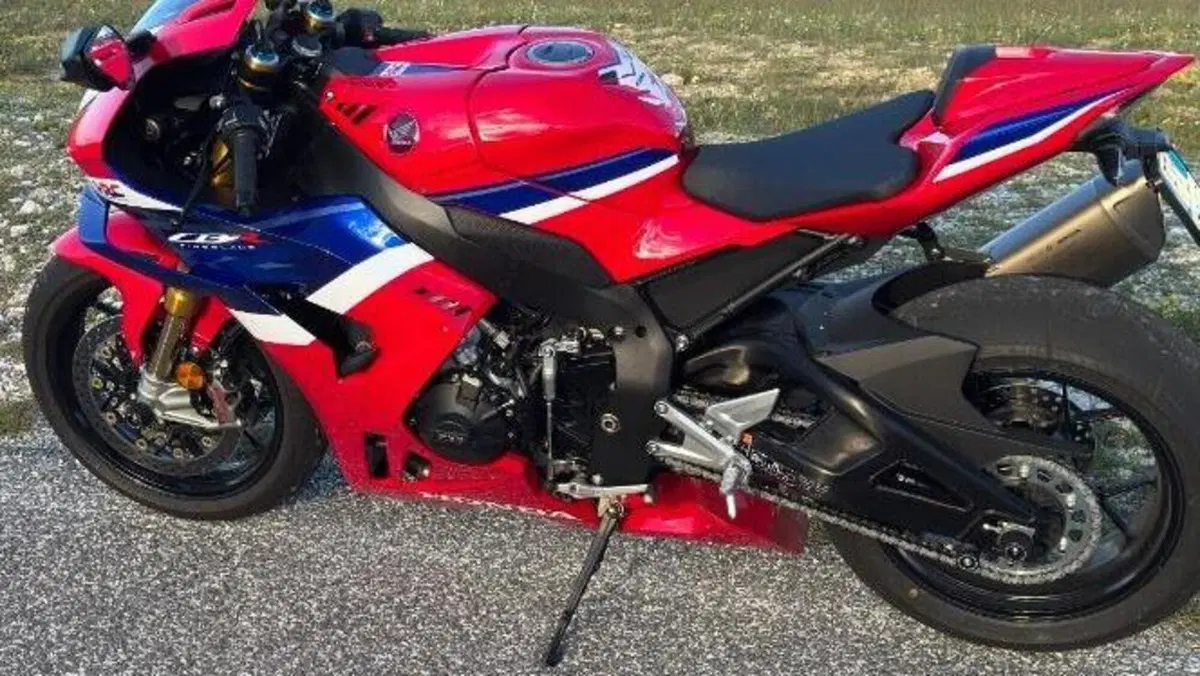 Honda CBR 1000 RR-R Fireblade SP (2024 - 26)  (2)