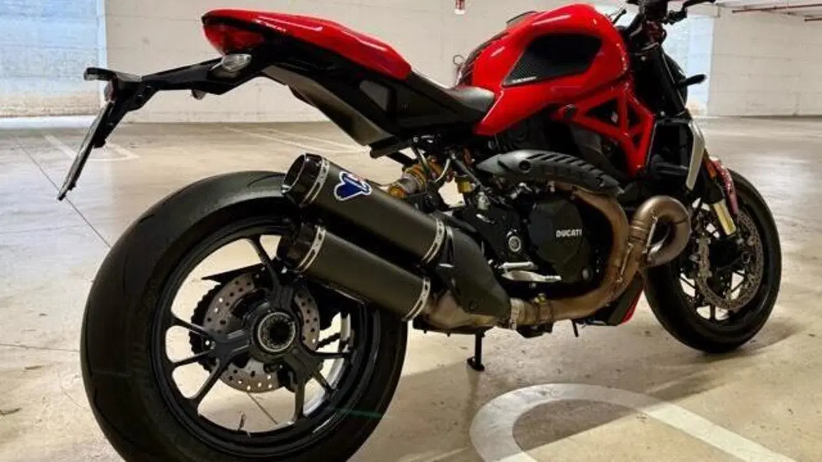 Ducati Monster 1200 R (2016 - 19)  (4)