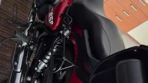 Royal Enfield Super Meteor 650 (2023 - 26)  (4)
