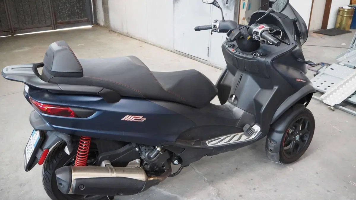 Piaggio Mp3 500 ABS Hpe Sport Advanced (2021 - 23)  (3)