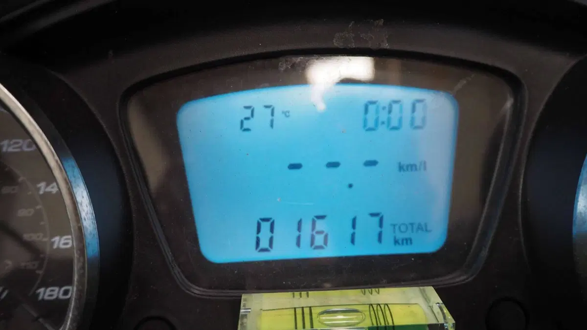 Piaggio Mp3 500 ABS Hpe Sport Advanced (2021 - 23)  (4)