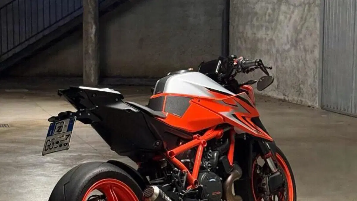 KTM 1290 Super Duke R (2022 - 23)  (2)