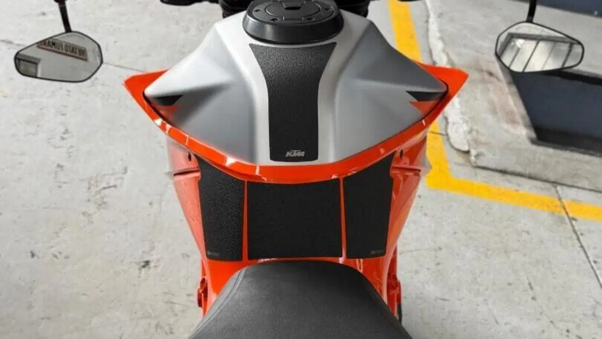 KTM 1290 Super Duke R (2022 - 23)  (3)