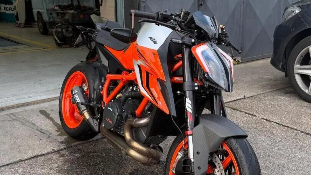 KTM 1290 Super Duke R (2022 - 23)  (4)
