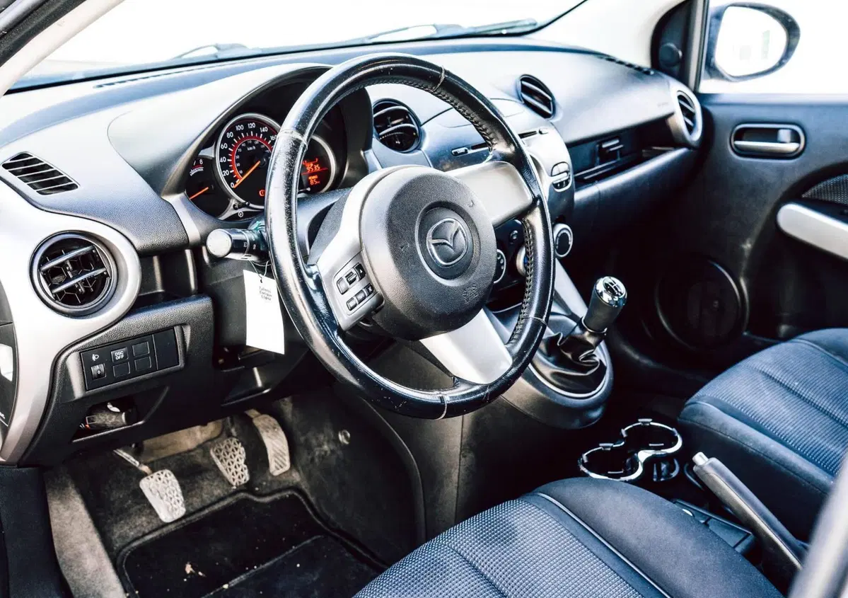Mazda Mazda2 1.3 16V 75CV 3p. Play (19)