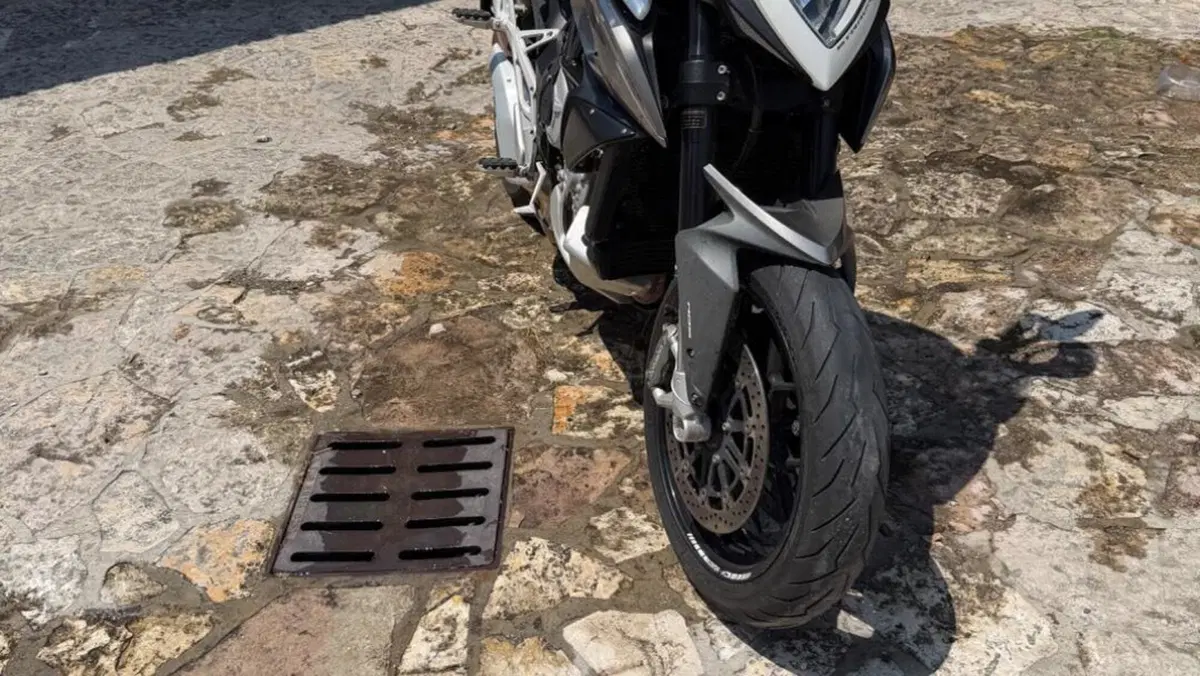 MV Agusta Stradale 800 EAS ABS (2015 - 17)  (2)