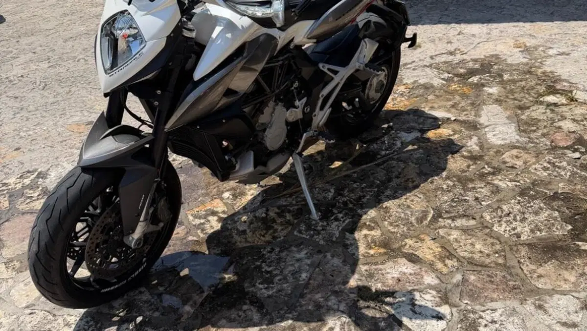 MV Agusta Stradale 800 EAS ABS (2015 - 17)  (3)