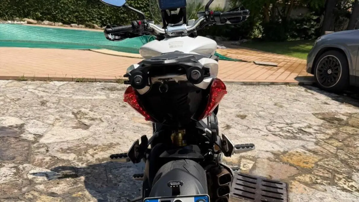 MV Agusta Stradale 800 EAS ABS (2015 - 17)  (5)
