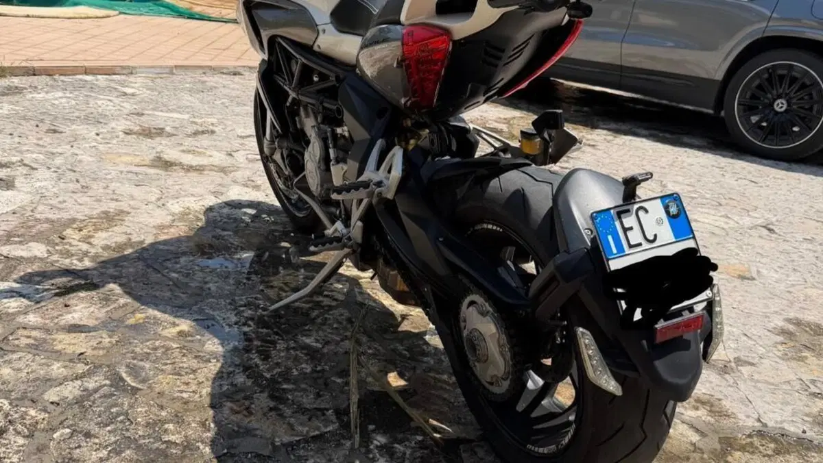 MV Agusta Stradale 800 EAS ABS (2015 - 17)  (6)