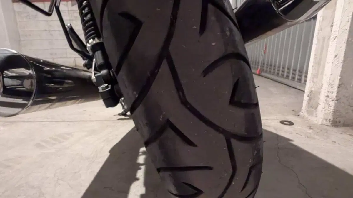 Moto Guzzi V7 II Stone (2015 - 17)  (4)