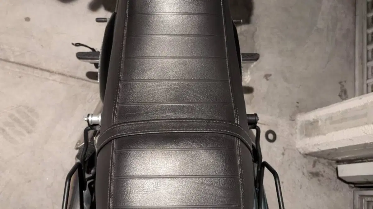 Moto Guzzi V7 II Stone (2015 - 17)  (7)