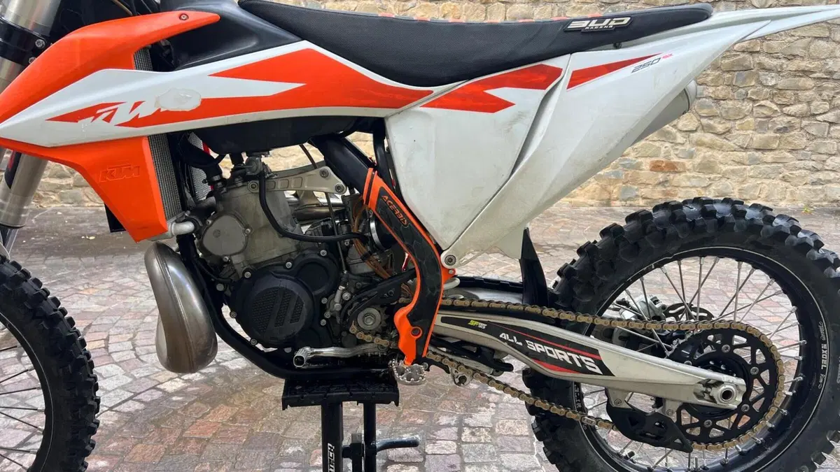 KTM 250 SX (2020)  (6)