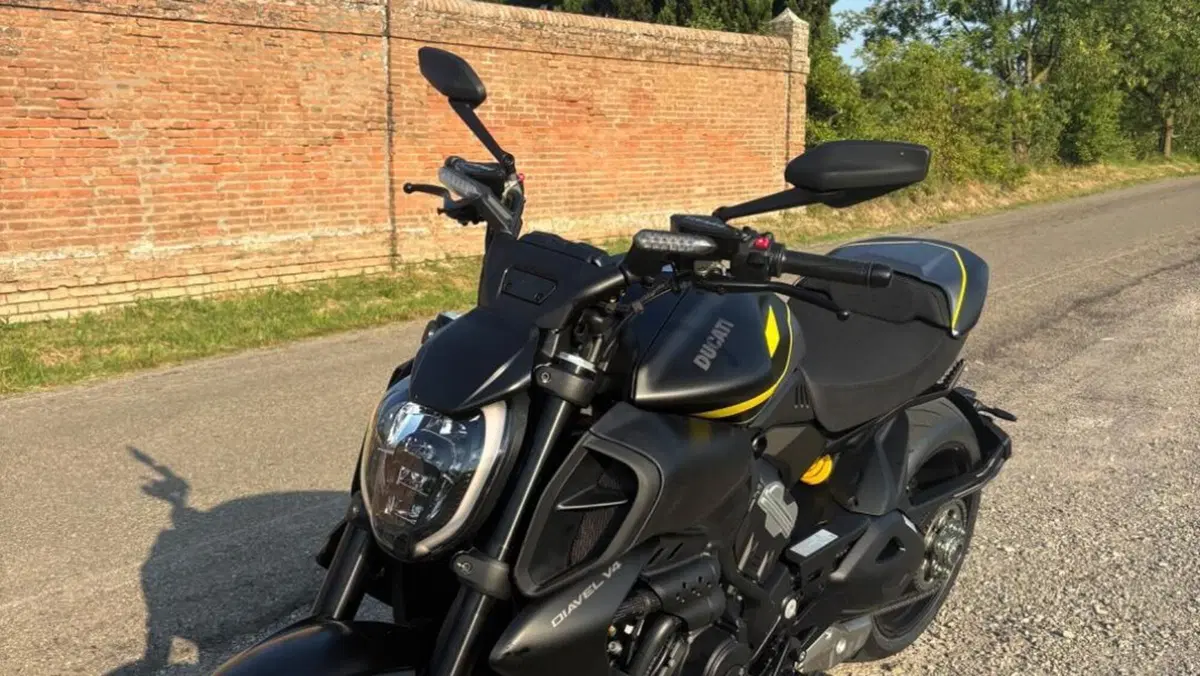 Ducati Diavel V4 (2023 - 26)  (2)