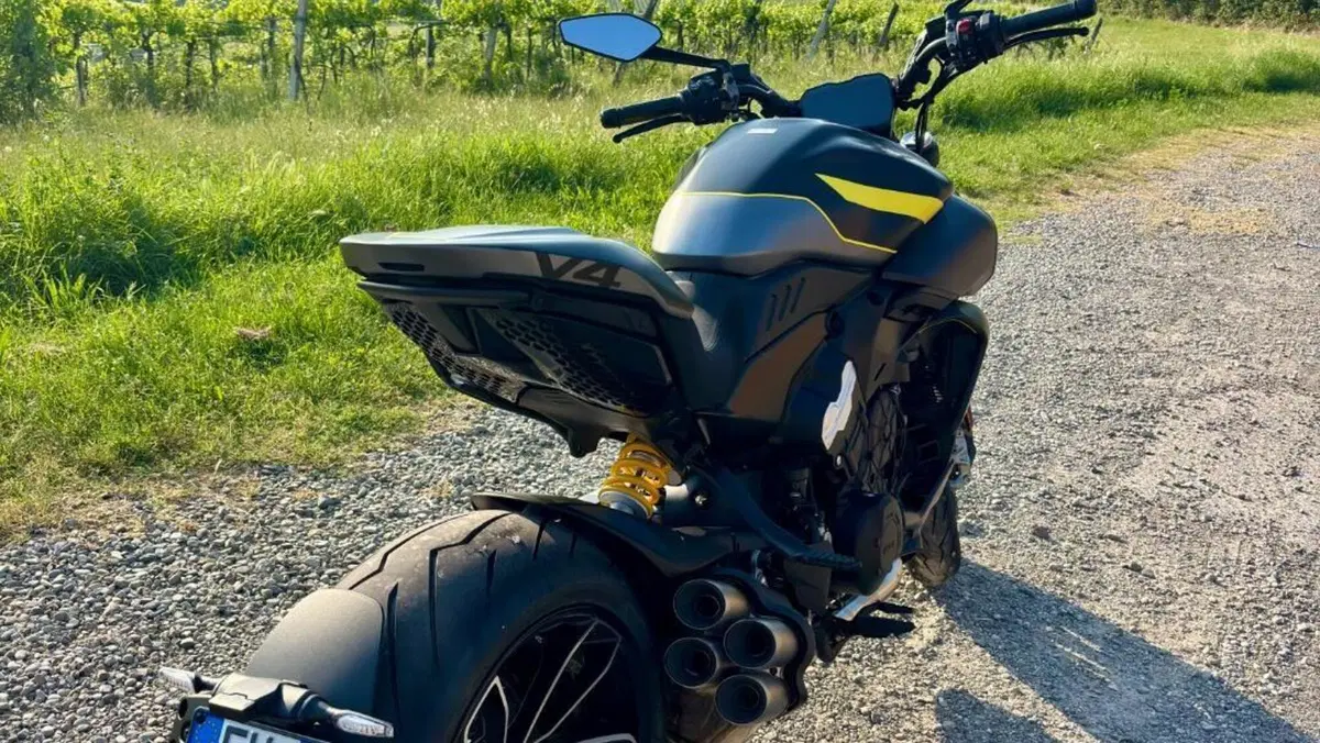 Ducati Diavel V4 (2023 - 26)  (3)