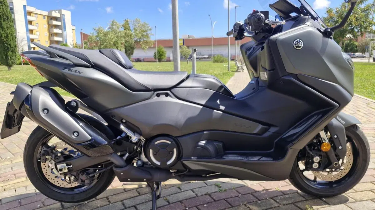 Yamaha T-Max 560 (2025 - 26)  (2)