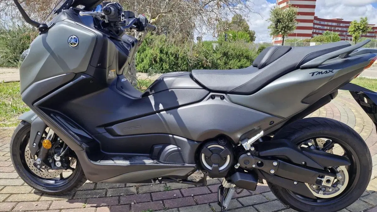 Yamaha T-Max 560 (2025 - 26)  (4)