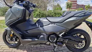 Yamaha T-Max 560 (2025 - 26)  (4)