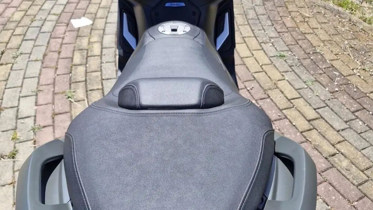 Yamaha T-Max 560 (2025 - 26)  (5)
