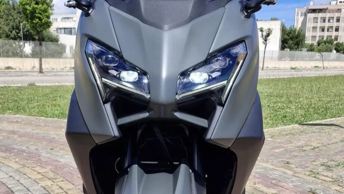 Yamaha T-Max 560 (2025 - 26)  (7)