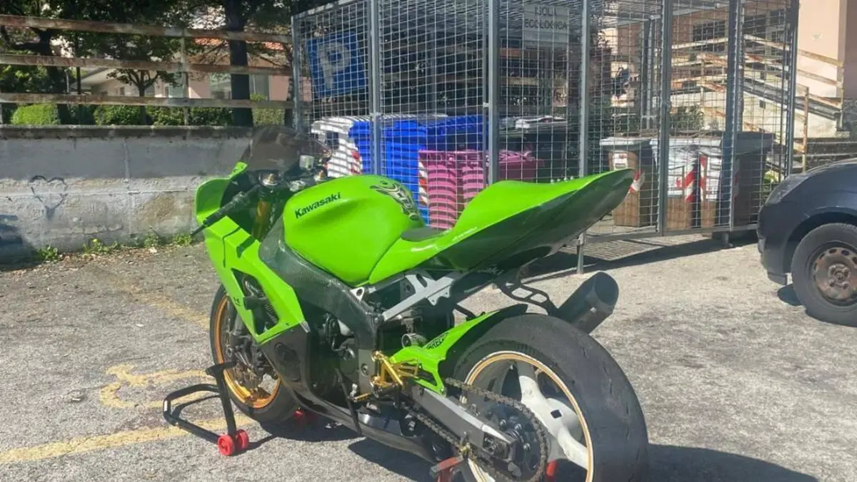 Kawasaki Ninja 636 ZX-6R (2003 - 04)  (3)