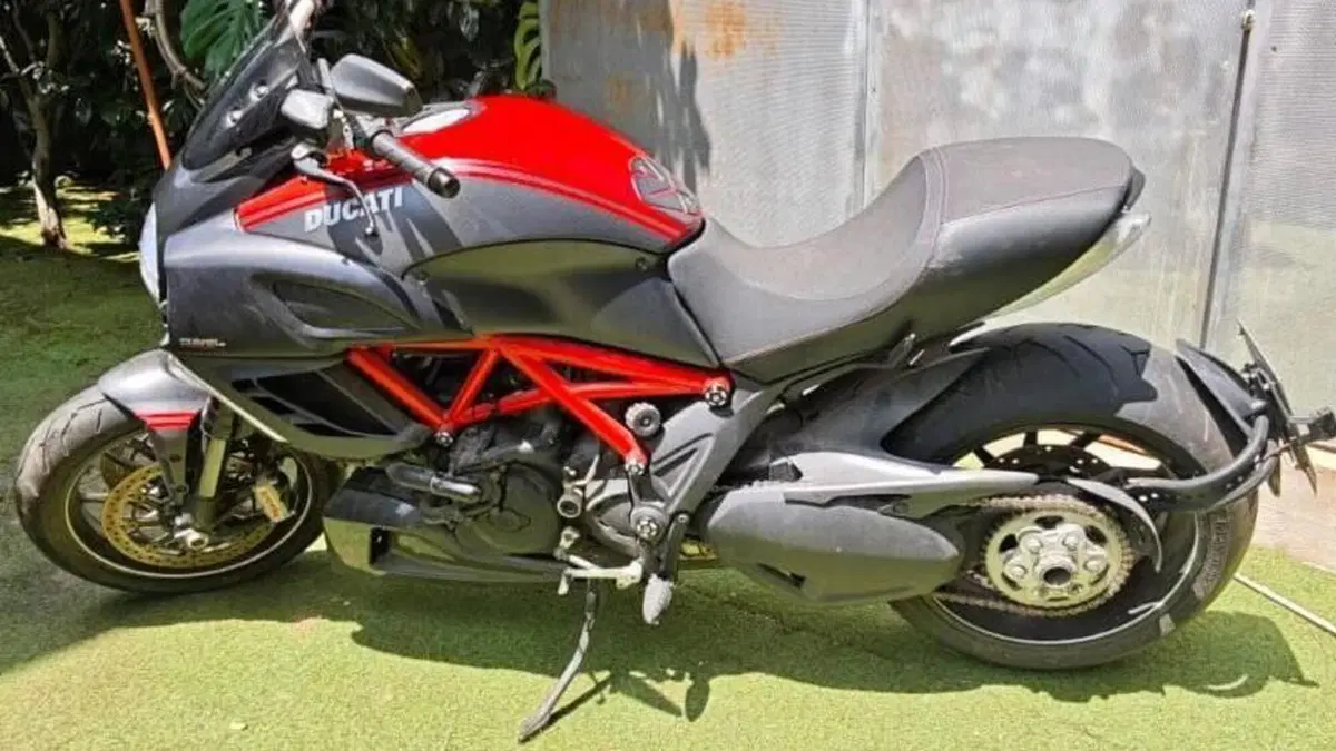 Ducati Diavel 1200 (2010 - 13)  (5)