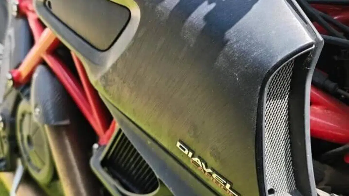 Ducati Diavel 1200 (2010 - 13)  (10)
