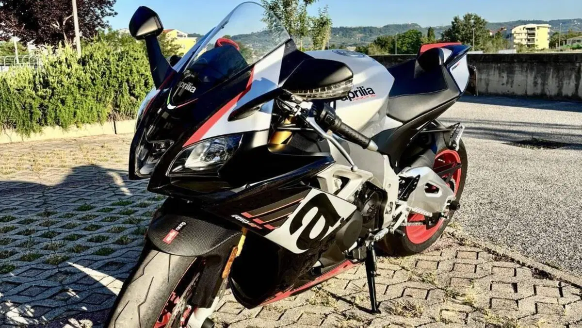 Aprilia RSV4 RR (2019 - 20)  (2)