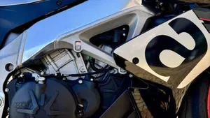 Aprilia RSV4 RR (2019 - 20)  (8)