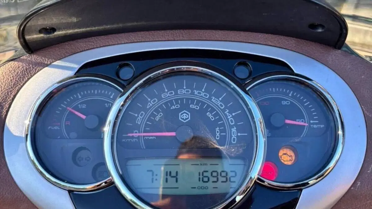Piaggio Beverly 300 i.e. ABS-ASR (2016 - 20)  (10)