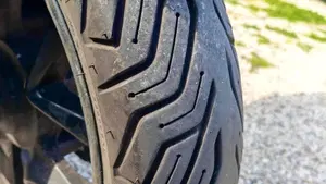 Sym Joymax 300 Z+ (2021 - 24)  (2)
