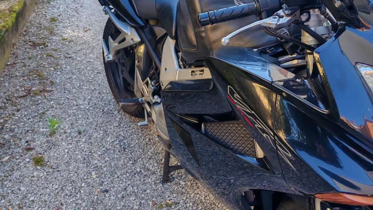 Honda VFR 800 (2002 - 05)  (8)