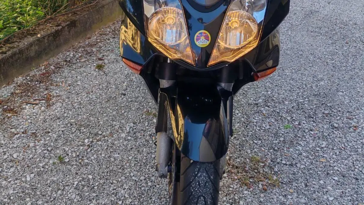 Honda VFR 800 (2002 - 05)  (10)