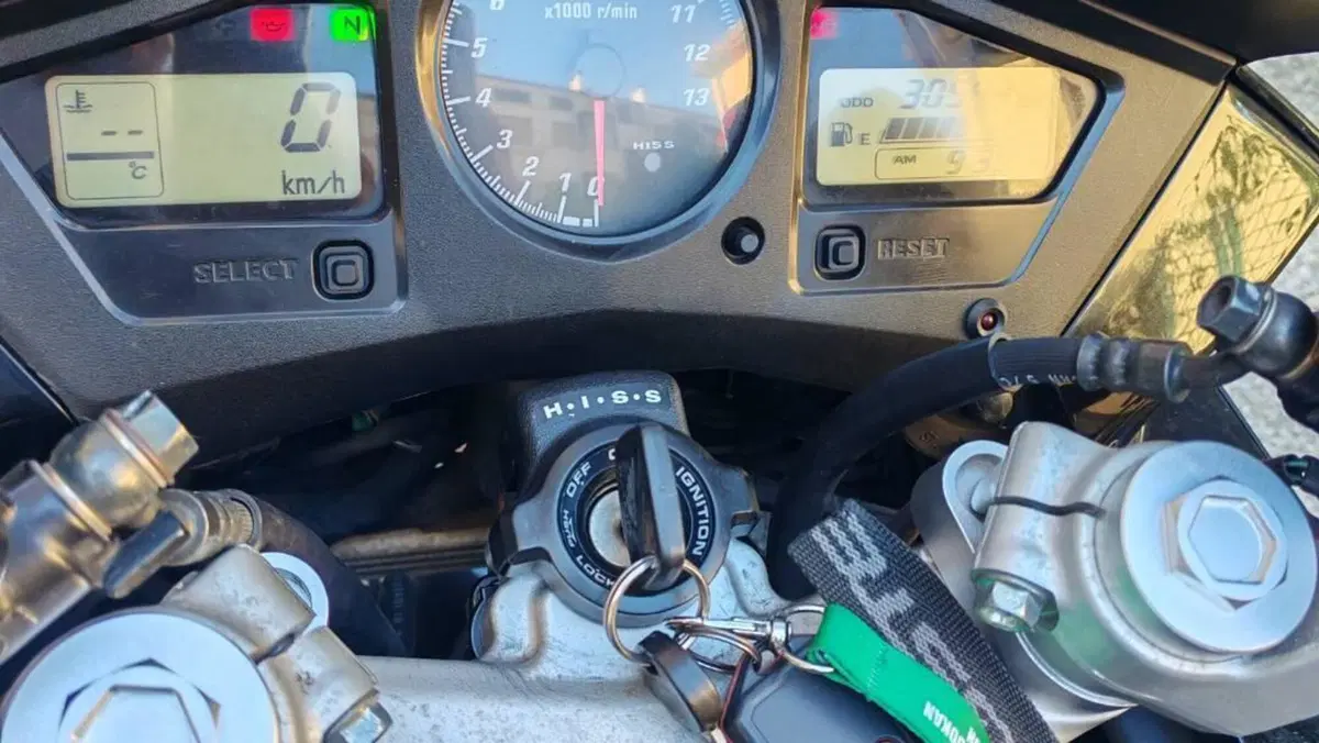 Honda VFR 800 (2002 - 05)  (12)