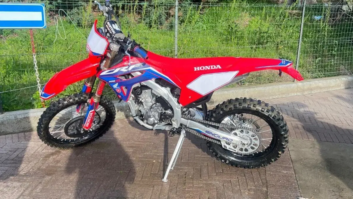 Honda CRF 300RX Enduro (2023)  (8)