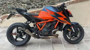 KTM 1290 Super Duke R (2022 - 23)  (3)