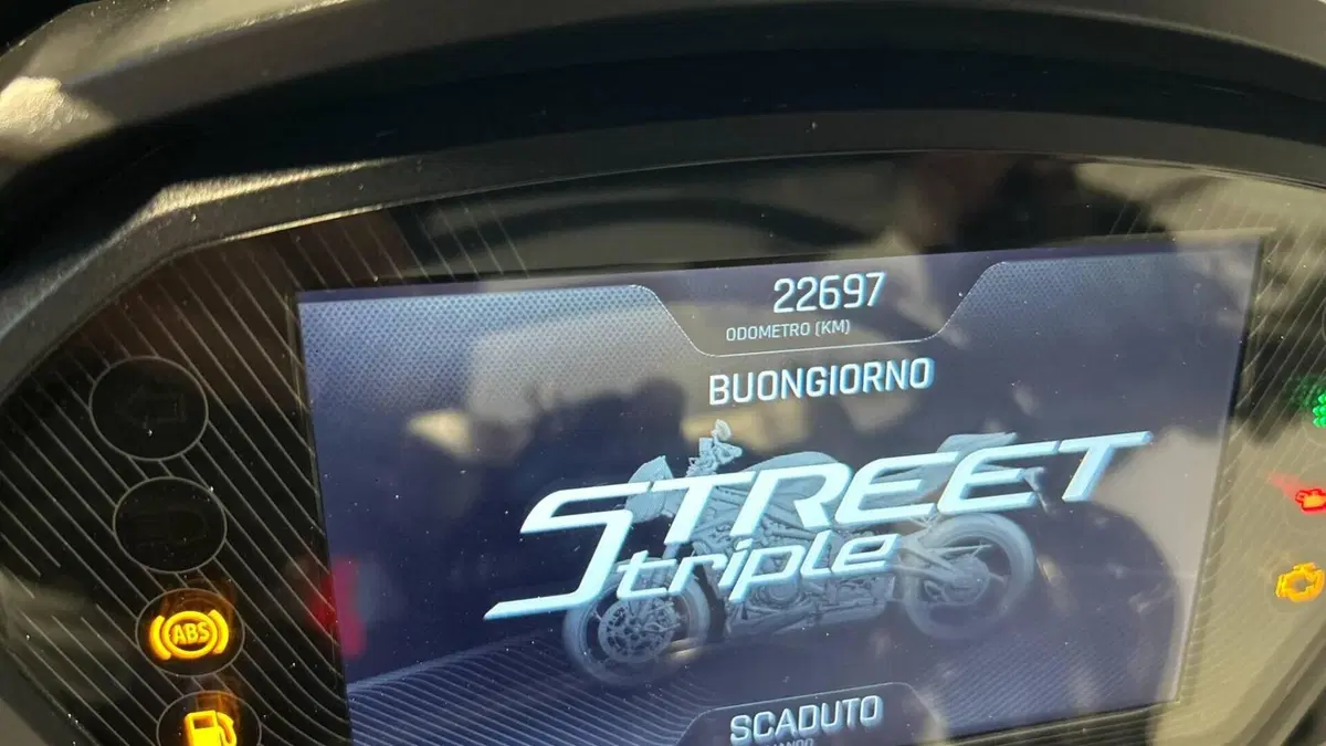 Triumph Street Triple RS (2020 - 22)  (5)