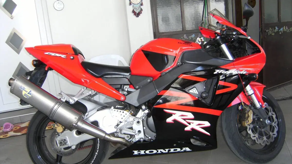Honda CBR 900 RR Fireblade (2002 - 04)  (3)
