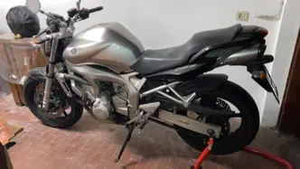 Yamaha FZ6 (2004 - 07) usata