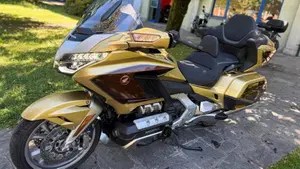 Honda GL 1800 Gold Wing Tour 50° Anniversario (2025 - 26)  (2)