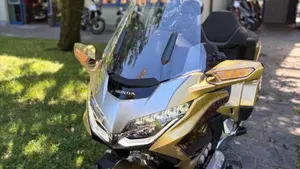Honda GL 1800 Gold Wing Tour 50° Anniversario (2025 - 26)  (3)