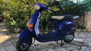 Piaggio Vespa 50 4M  (2)