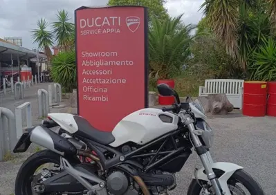 Ducati Monster 696 Plus (2007 - 14) - Annuncio 10030457