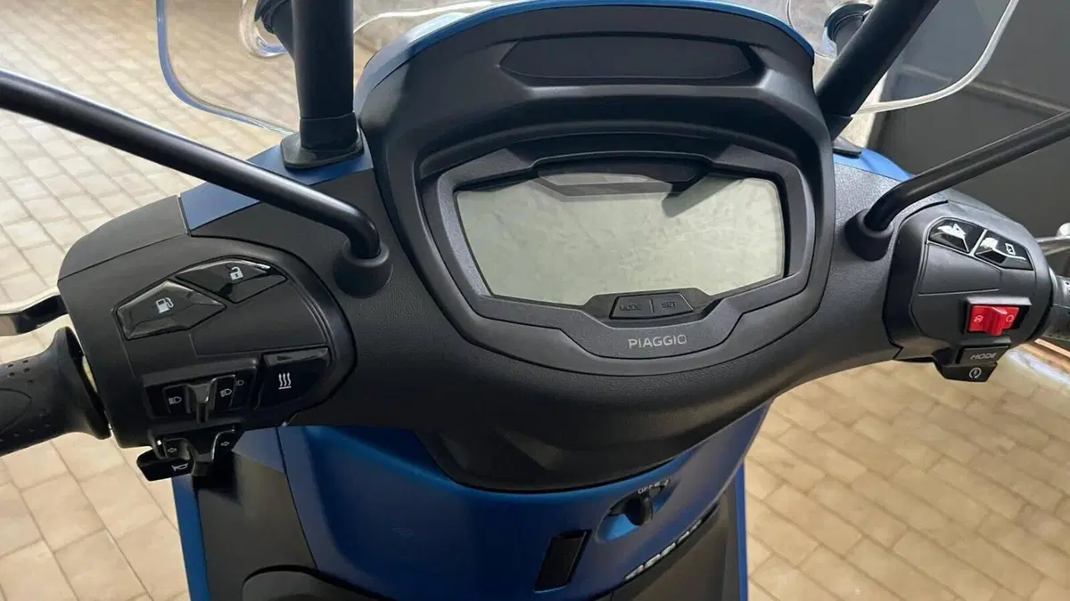 Piaggio Beverly 400 S (2025 - 26)  (6)