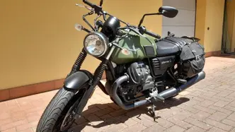 Moto Guzzi V7 III Stone (2017 - 20) usata