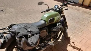 Moto Guzzi V7 III Stone (2017 - 20)  (3)