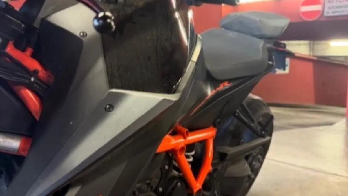 KTM 1290 Super Duke R (2021)  (5)