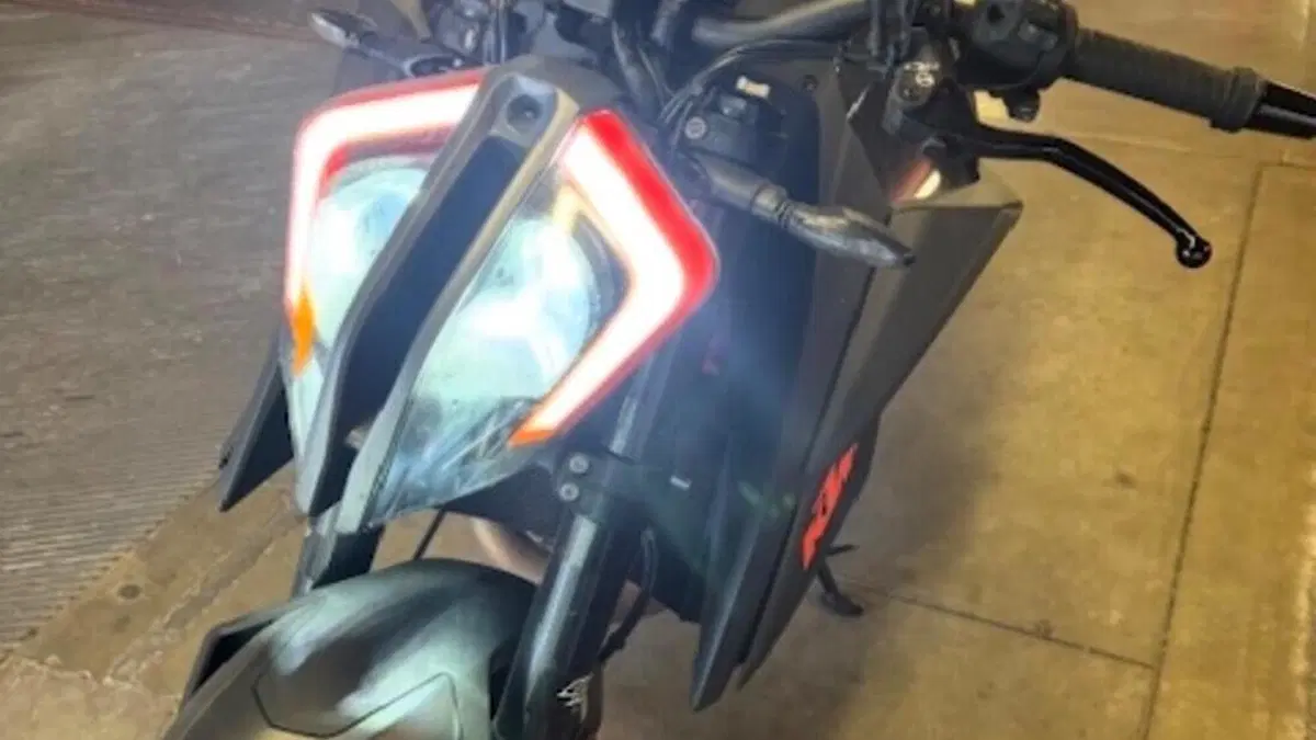 KTM 1290 Super Duke R (2021)  (6)